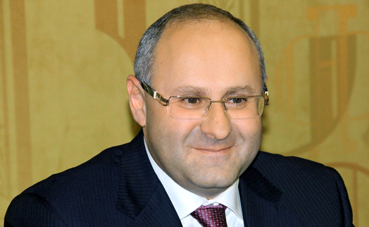 Чистая прибыль армянского Араратбанка по итогам пяти месяцев 2014 года составила 1,8 млрд. драмов