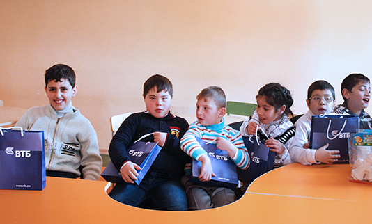 Банк ВТБ (Армения) оказал содействие детям с ограниченными возможностями в Чаренцаване