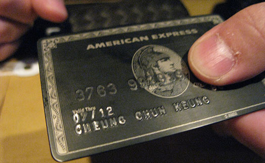 American Express увеличил квартальную прибыль на 19,4%, выручку - на 30%