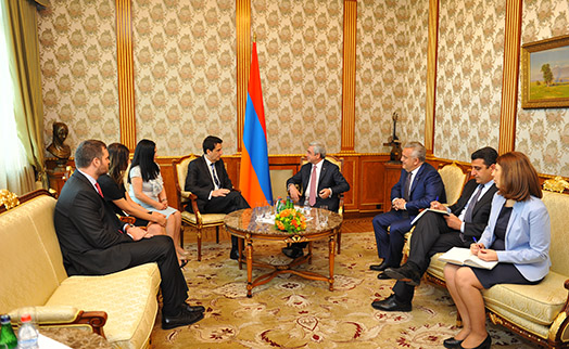 Президент Армении и глава Нацбанка Аргентины намерены углубить сотрудничество