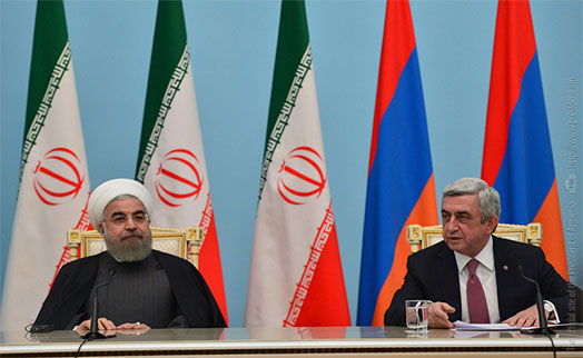 Роухани:  Армении и Ирану необходимо развивать отношения между банковскими системами и таможенными службами