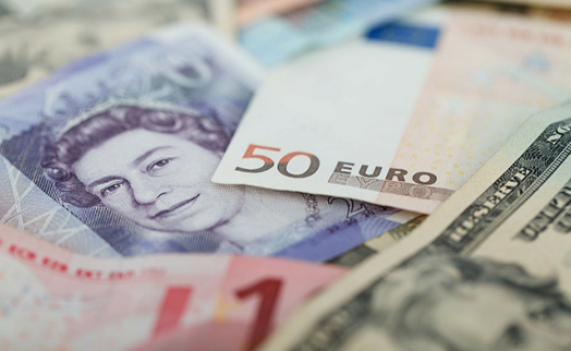 Евро и фунт укрепились на фоне одобрения сделки о Brexit