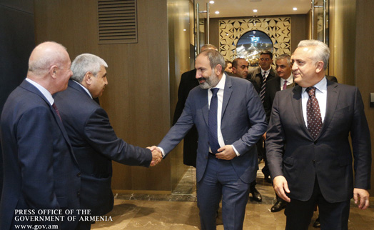 Пашинян обсудил с руководителями банков Армении сокращение «тени» и сокращение оборота наличных средств