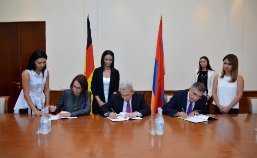 Ստորագրվել են դրամաշնորհային համաձայնագրեր ՀՀ և ՎՎԲ միջև