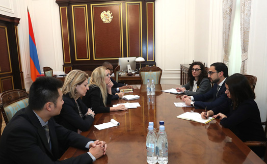 Armenian deputy prime minister and World Bank team discuss economic priorities