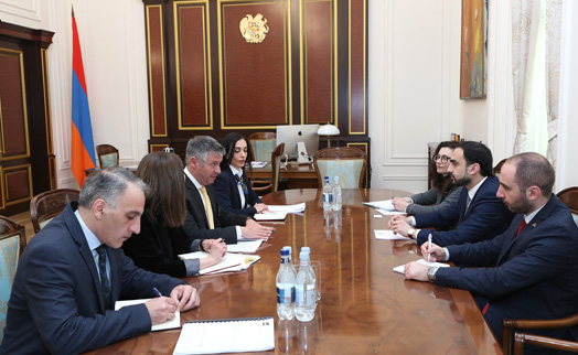 Armenian deputy prime minister and ADB Yerevan office head discuss further cooperation