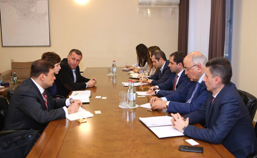 В Ереване намерены углубить сотрудничество с Европейским инвестбанком