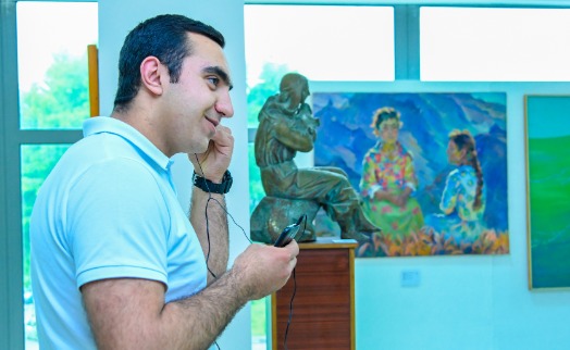 Stepan Gishyan charity foundation donates 20 new audio guides to Vanadzor Museum of Fine Arts