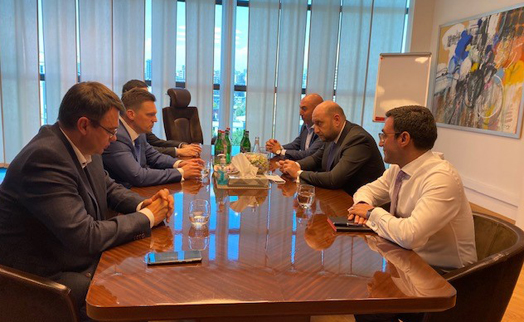 Глава ЦБ Армении и председатель правления ЕАБР обсудили программы банка в стране