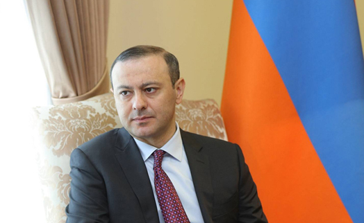 Armenia asks Russia to protect its sovereign territory from Azerbaijan