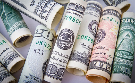 США делают все, чтобы подорвать доверие к доллару — Сергей Лавров