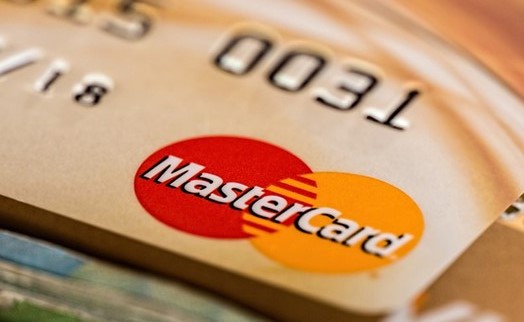 Mastercard снизила тарифы за прием карт на крупных маркетплейсах