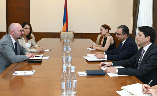 Глава Минфина Армении и руководитель регионального офиса ЕИБ обсудили сотрудничество