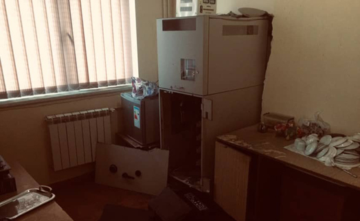 Неизвестный в селе Атерк вскрыл банкомат «Арцахбанка» при помощи пилы и похитил почти 8 млн. драмов
