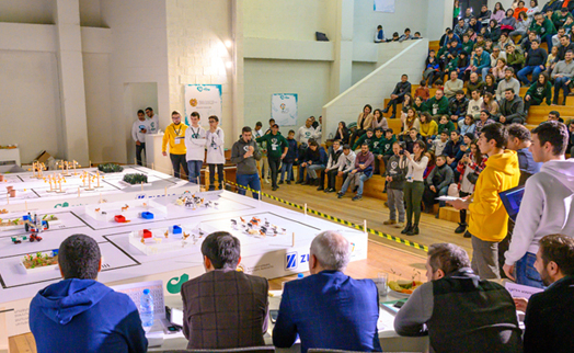 Schoolchildren competed in robotics