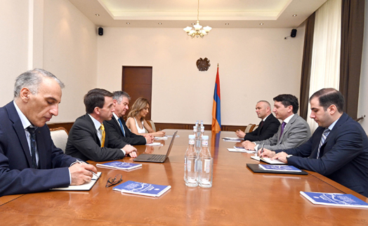 АБР готов укреплять и углублять сотрудничество с Арменией